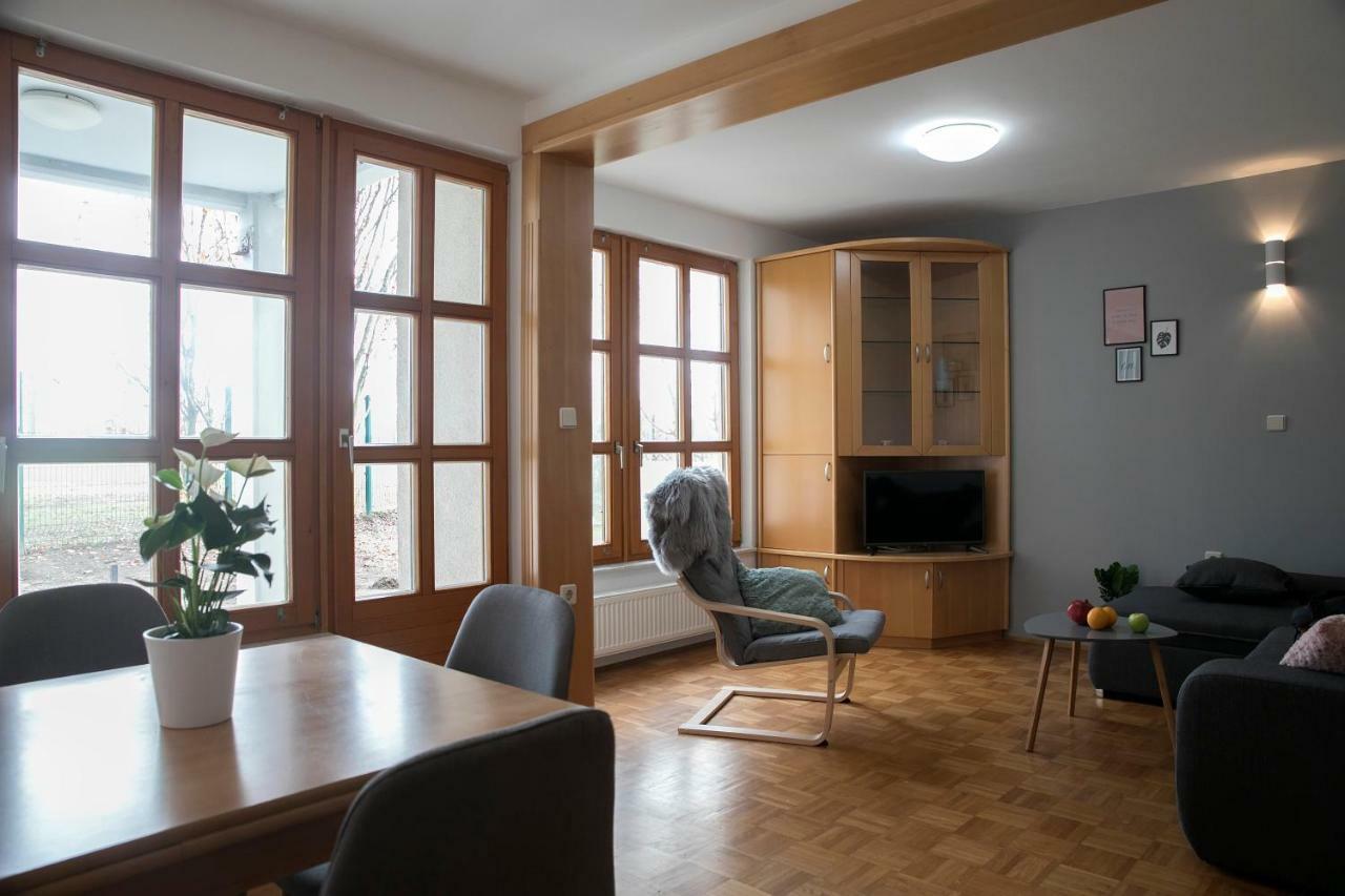 Apartma Spelca Banovci Ngoại thất bức ảnh